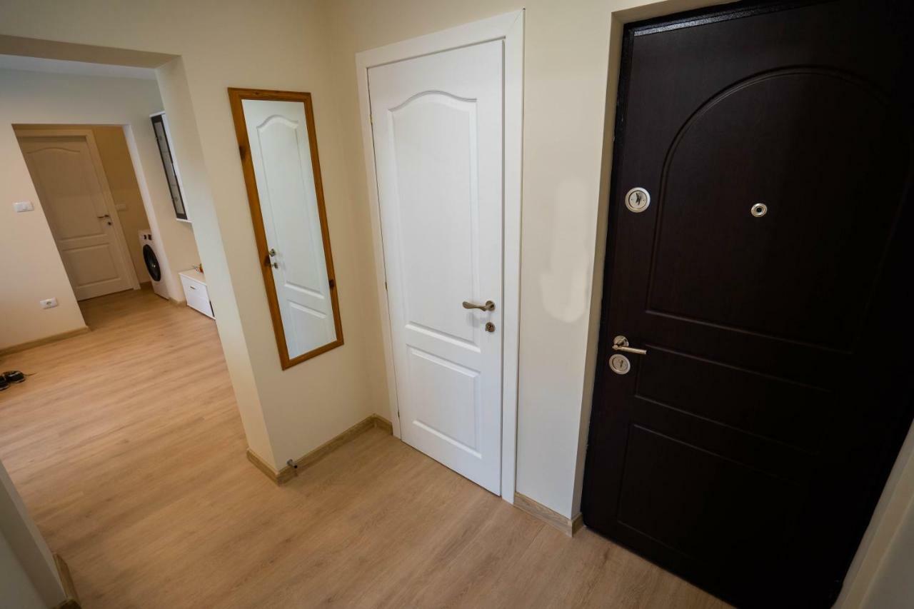 Cris Apartament Suceava Exterior foto